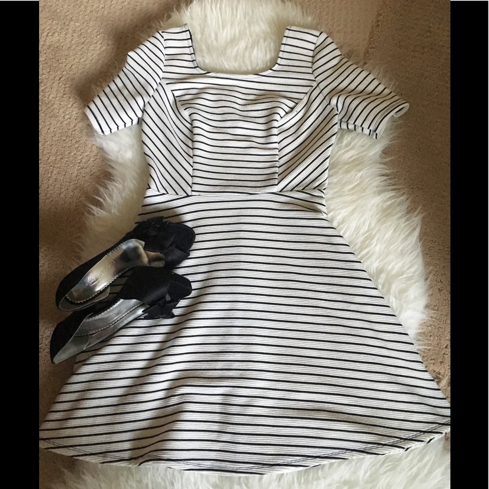 Spechless/ Beautiful Fit and Flare strapped Dress. - Picture 4 of 8